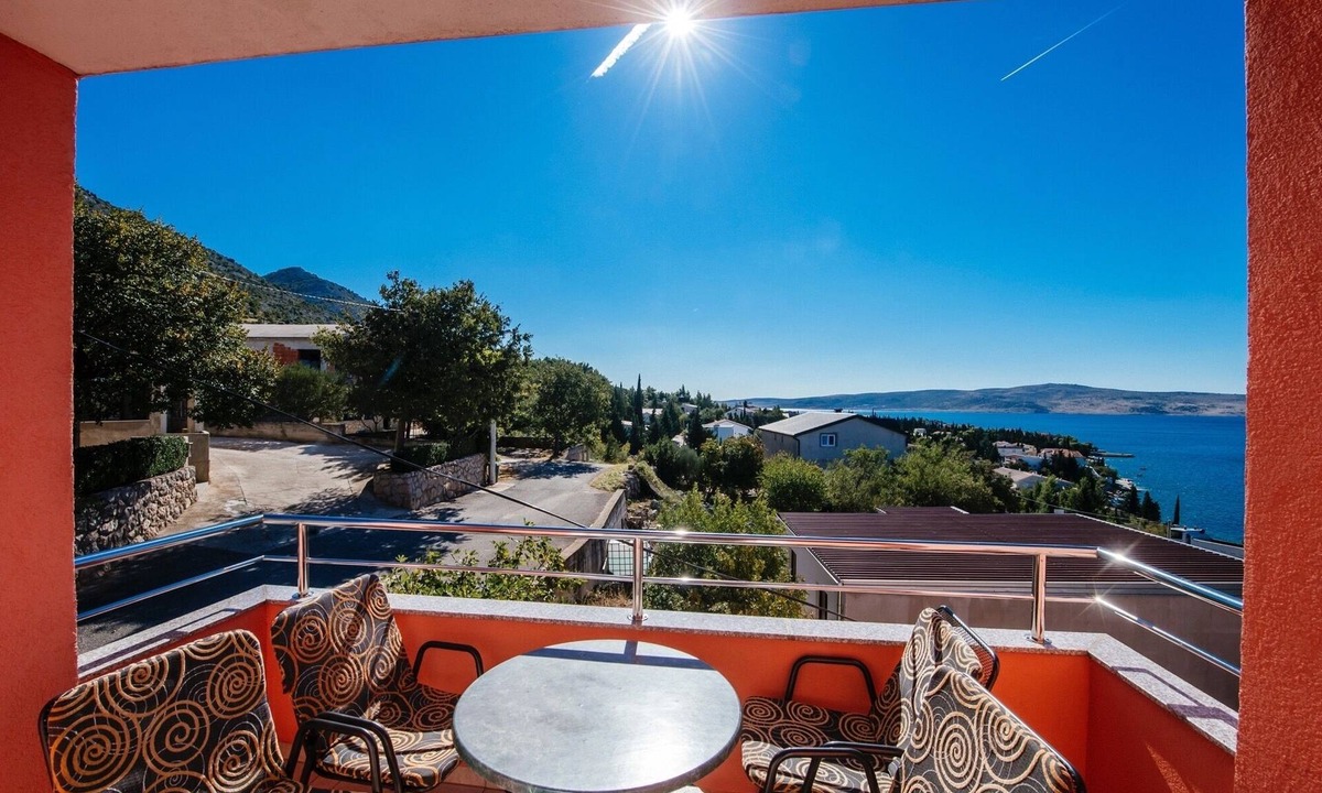Starigrad Apartment | One bedroom apartment with terrace and sea view Starigrad, Paklenica (A-14113-d)
