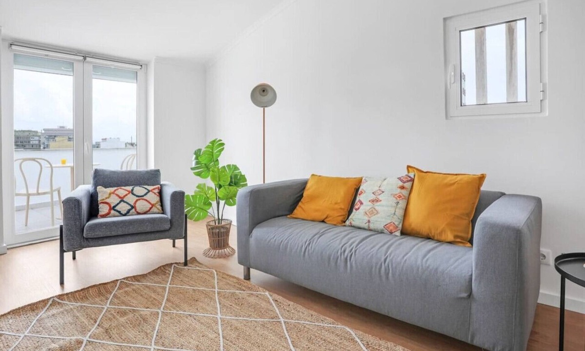 Cacilhas Apartment | One bedroom Apt | Almada | Balcony w/River Views by Lisbeyond