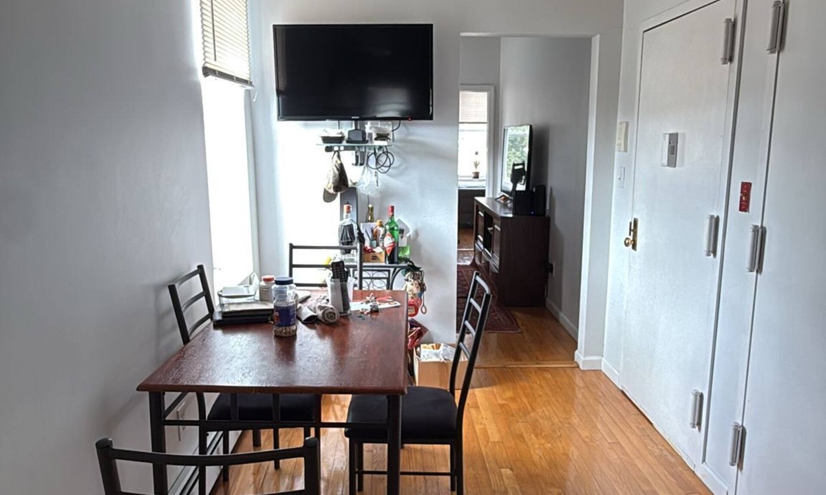 Queens Apartment | One bedroom available in desirable Ridgewood Queens.