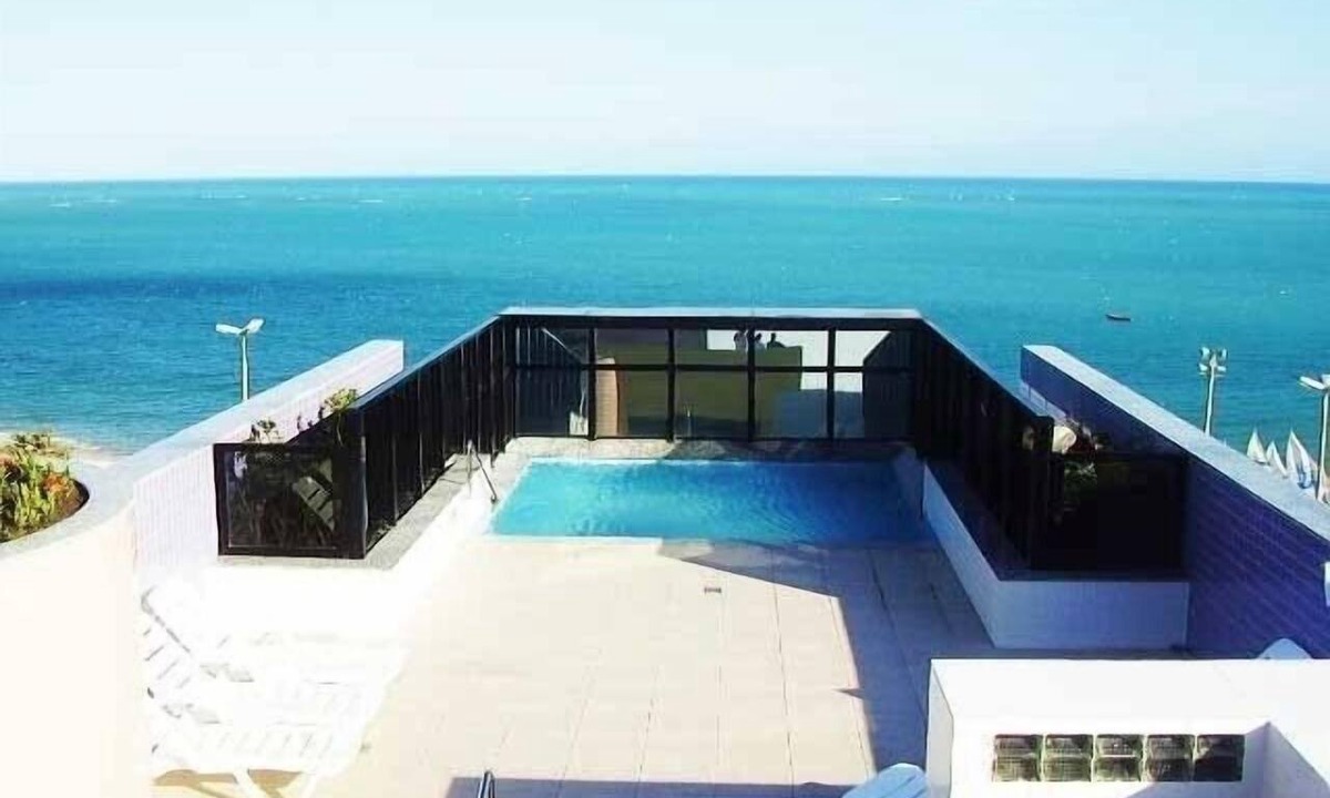 Pajucara Apartment | One-bedroom beachfront apartment in Pajuçara