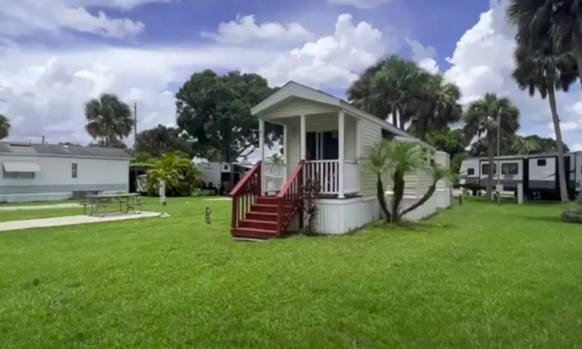 North Fort Myers Cottage | One Bedroom/One Bathroom Cozy Cottage
