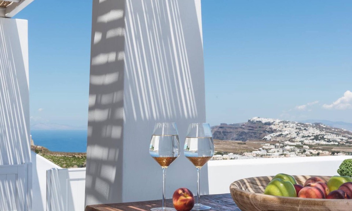 Pyrgos Villa | One Bedroom Panoramic - White Co