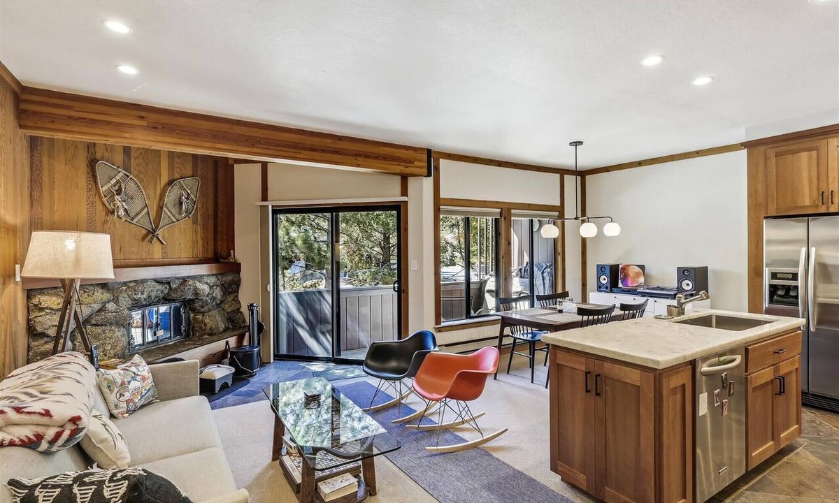 Olympic Valley Condo | One Bedroom walking distance to Palisades Tahoe!