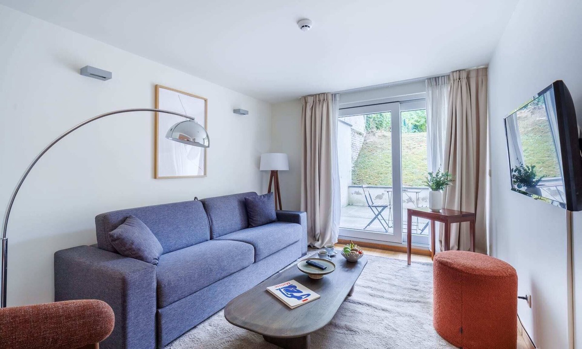 Upper Town Apartment | One-Bedroom with Garden View Mas A-Garden