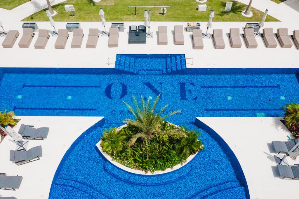 Seven Mile Beach Resort | ONE Canal Point