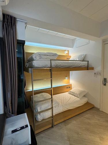 Wua Lai Hotel | One More Space