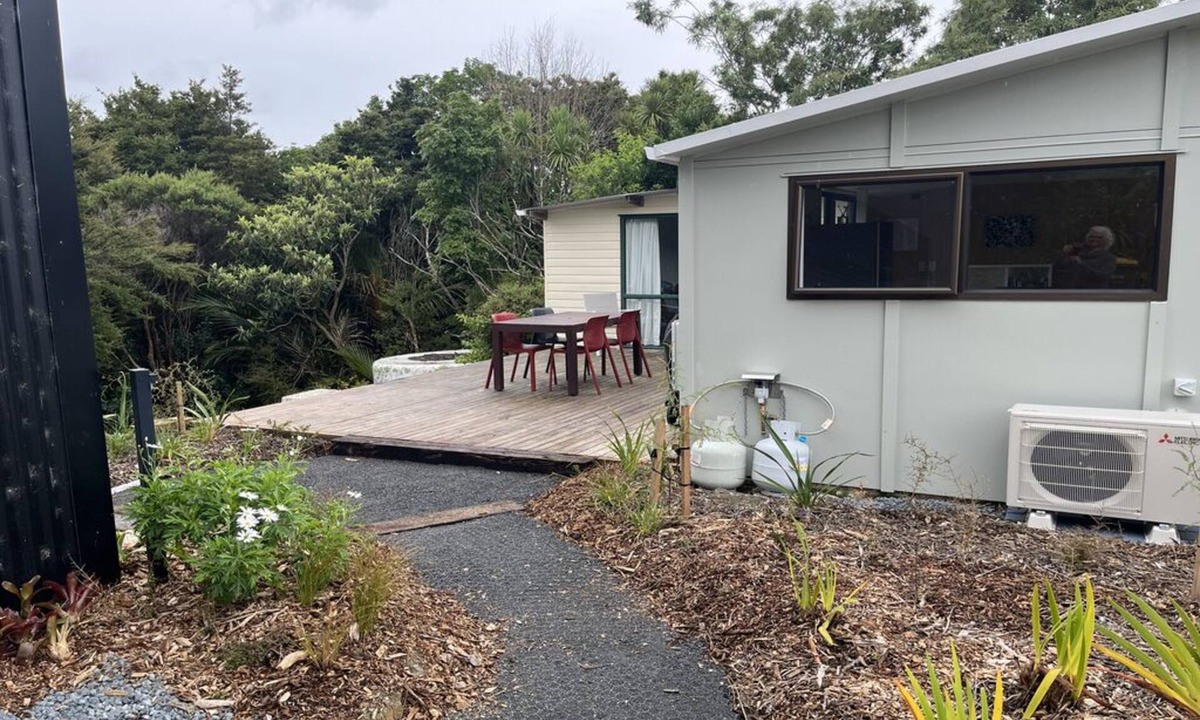 Tawharanui House | One Pigeon Takatu, Tāwharanui Peninsula - refurbished nbach vibe