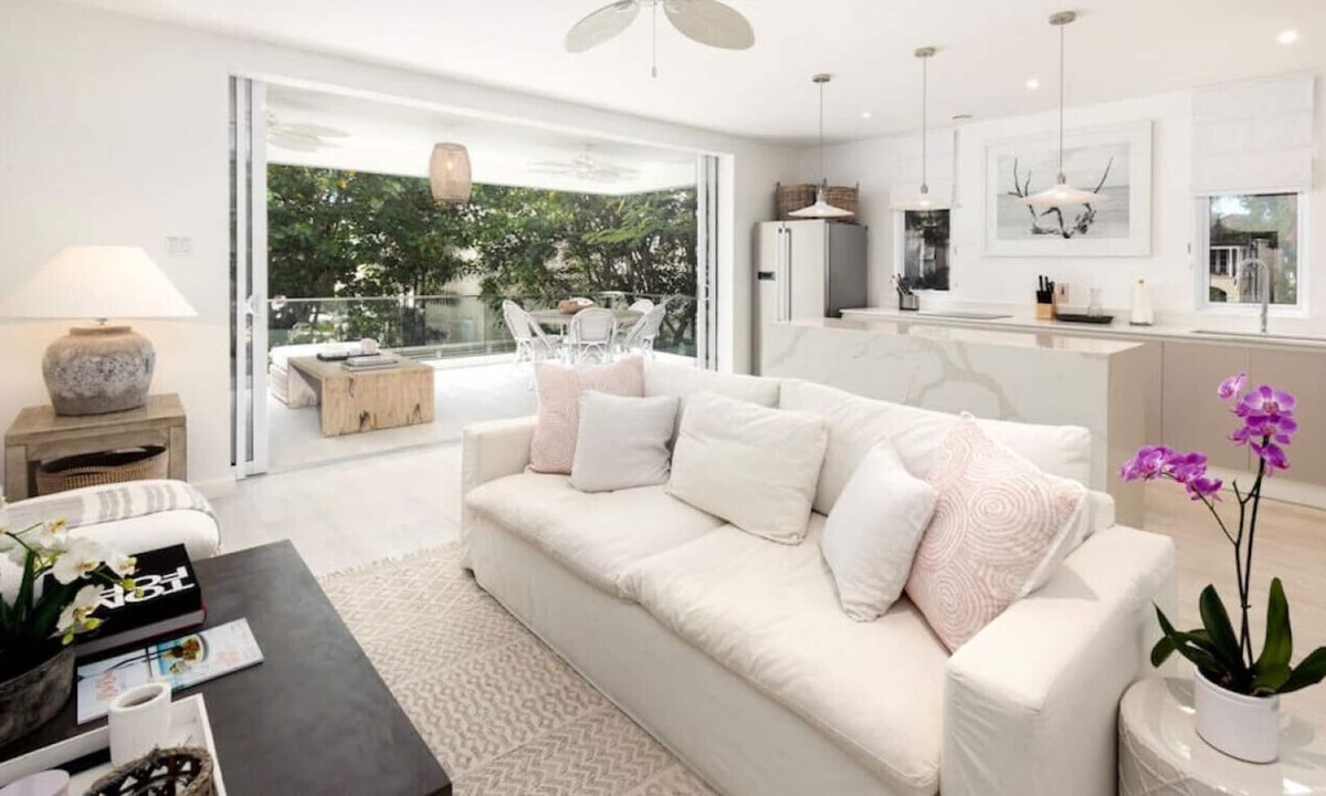 Gibbs Bay Apartment | One Queen's Street YE · Queen's Landing, Brand New Luxury Beachfront Villa