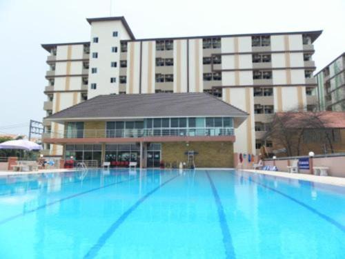 Ban Lam Rua Taek Hotel | One Residence Navanakorn