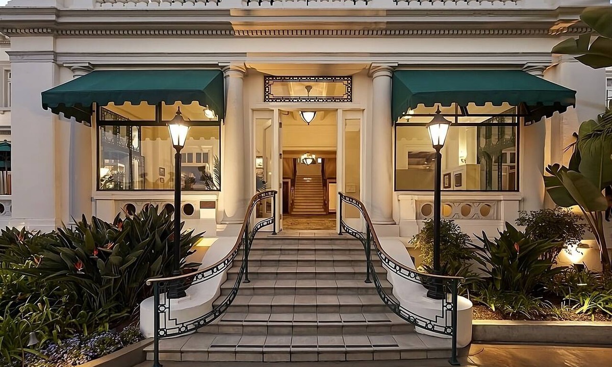 Coronado Hotel | One Unit | Private Parking | Near Beach