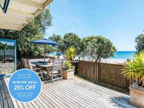 Onetangi House | Onetangi Waterfront Bach - Coast & Country