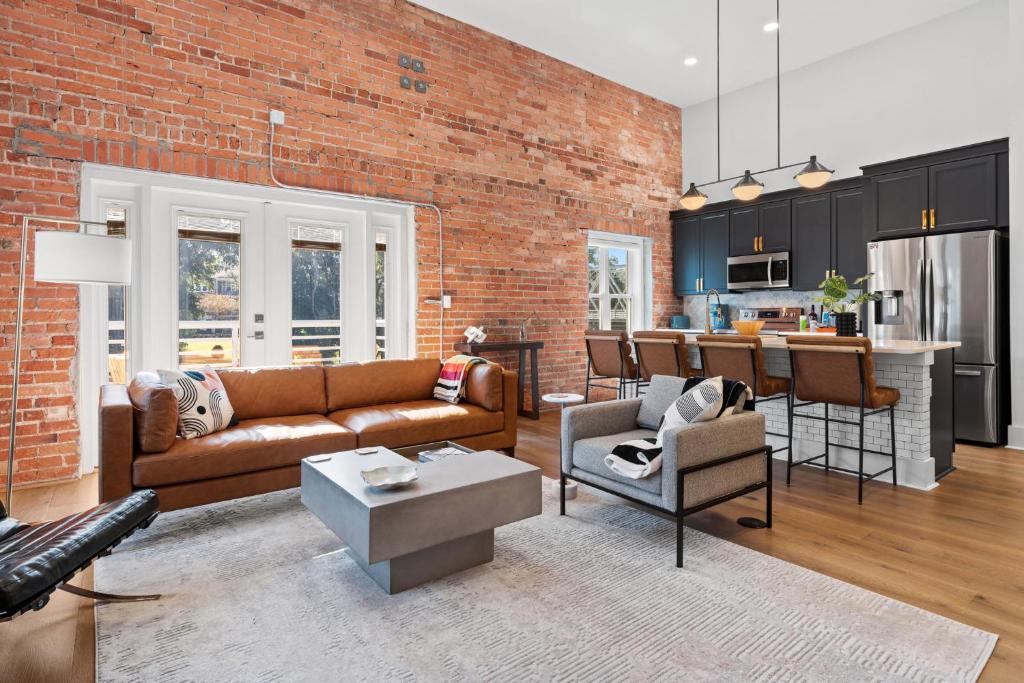 Wilmington Apartment | OneTreeHill Villa Downtown Riverwalk Live Oak