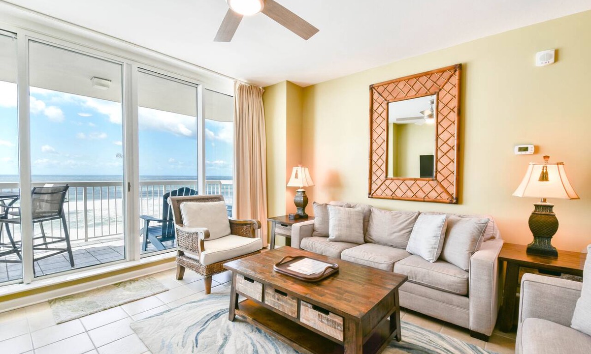 Destin Condo | Open-concept, bright beachfront getaway w/private balcony!