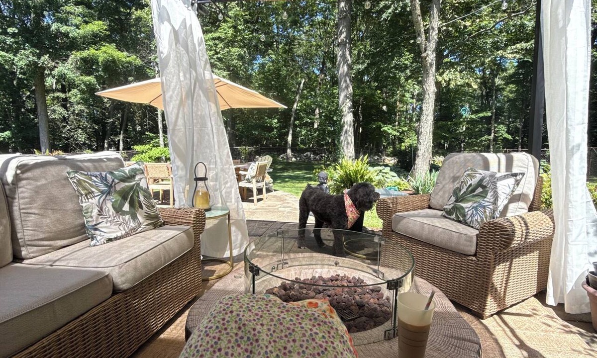 Fairfield House | Open layout 3-bedroom home in Fairfield. Serene backyard, fireplaces, hot tub.