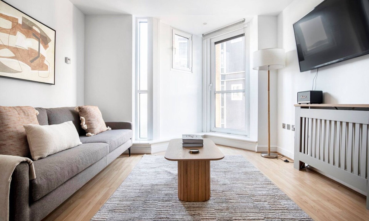 Hackney Apartment | Open plan Hackney 1BR nr shops & restaurants, by Blueground