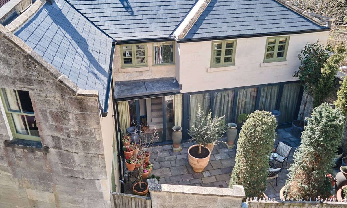 Bath House | Oppulent Lansdown Crescent Mews House with Free parking - Pass the Keys