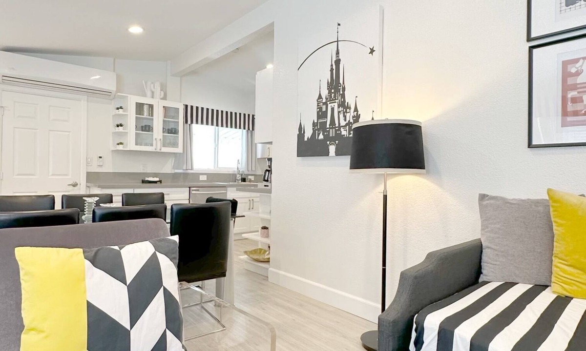 Southwest Anaheim House | Orange County home with backyard, sleep 10, minutes away from theme parks