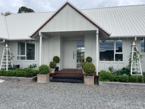 Ohoka Bed & Breakfast | Orbiter Garden