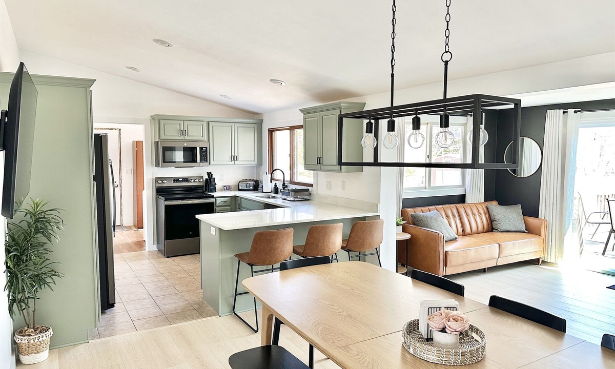 Fish Creek House | Orchard Ranch - Fish Creek | Sleeps 10 Trails Coffee Bar Snowshoes