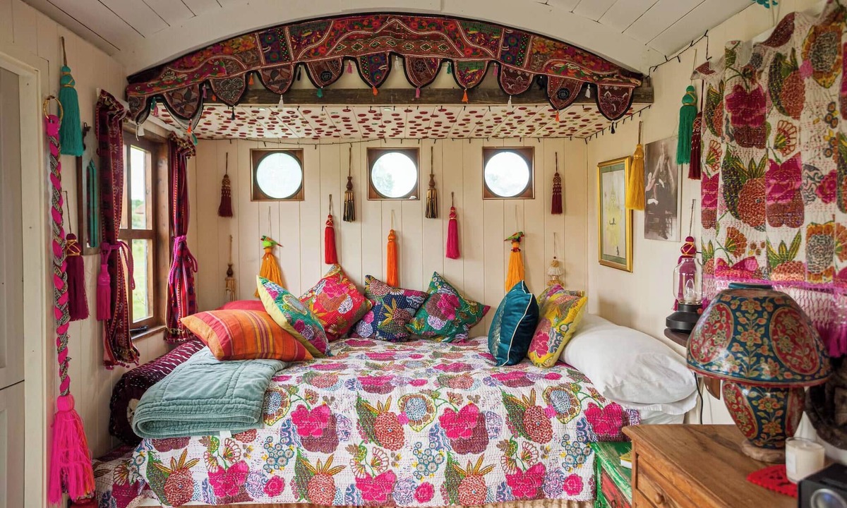Henfield Cabin | Orchard View Shepherds Hut