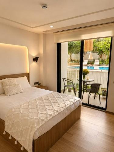 Side Apartment | Oregano Side Select