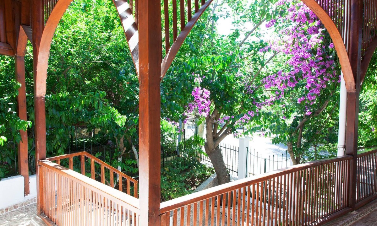Adalar House | Orhan Kutbay'in Evi Turyolu Cafe Pansiyon