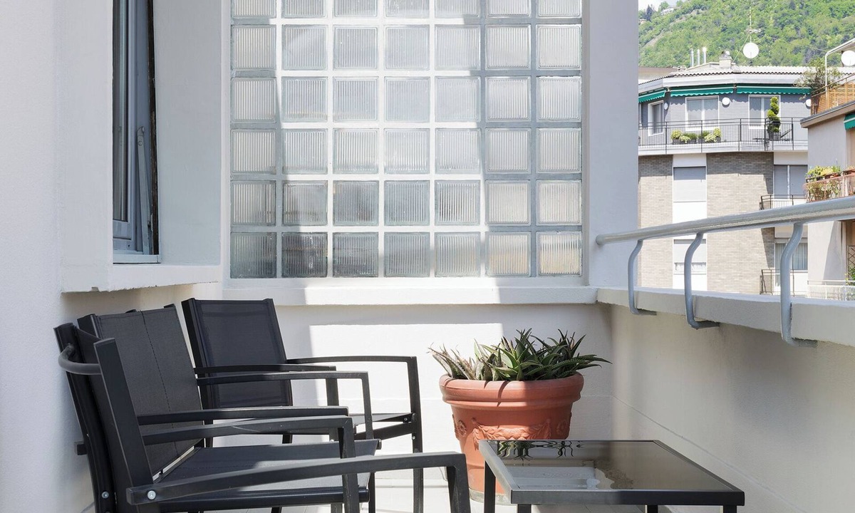 Como Apartment | Original 1937 Terragni apartment within walking distance of historic center