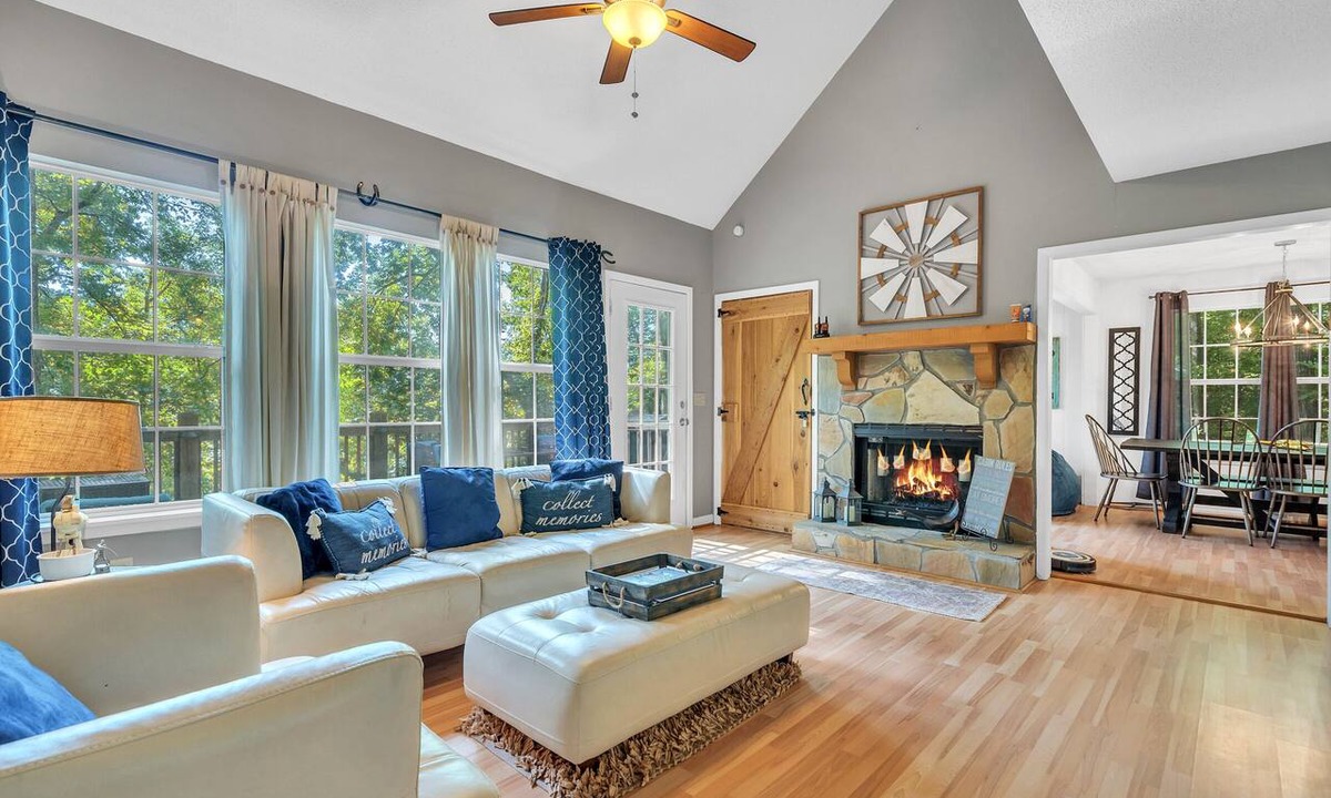 Eatonton Cottage | Orion's Retreat a charming cottage nestled by the scenic shores of Lake Sinclair