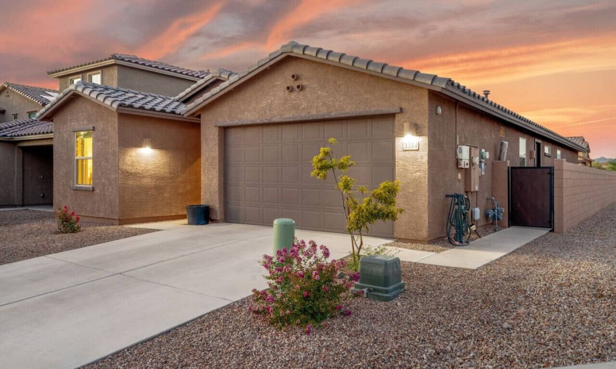 Casas Adobes House | Oro Valley/Garage/2 BR 2BA/Office/Fenced
