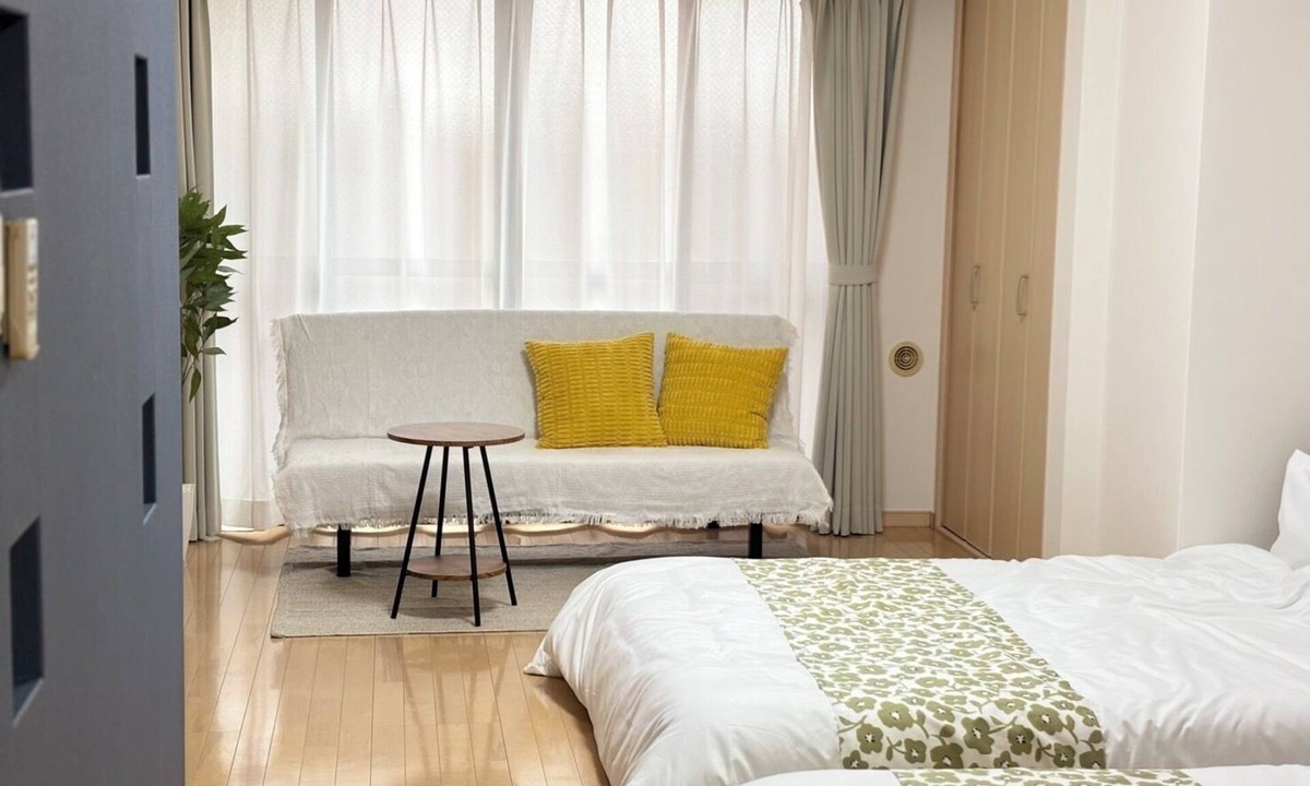 Nakanoshima Apartment | Osaka Castle, Nakanoshima and Osaka-Tenmangu/Orizuru Kitchen Apartment 101