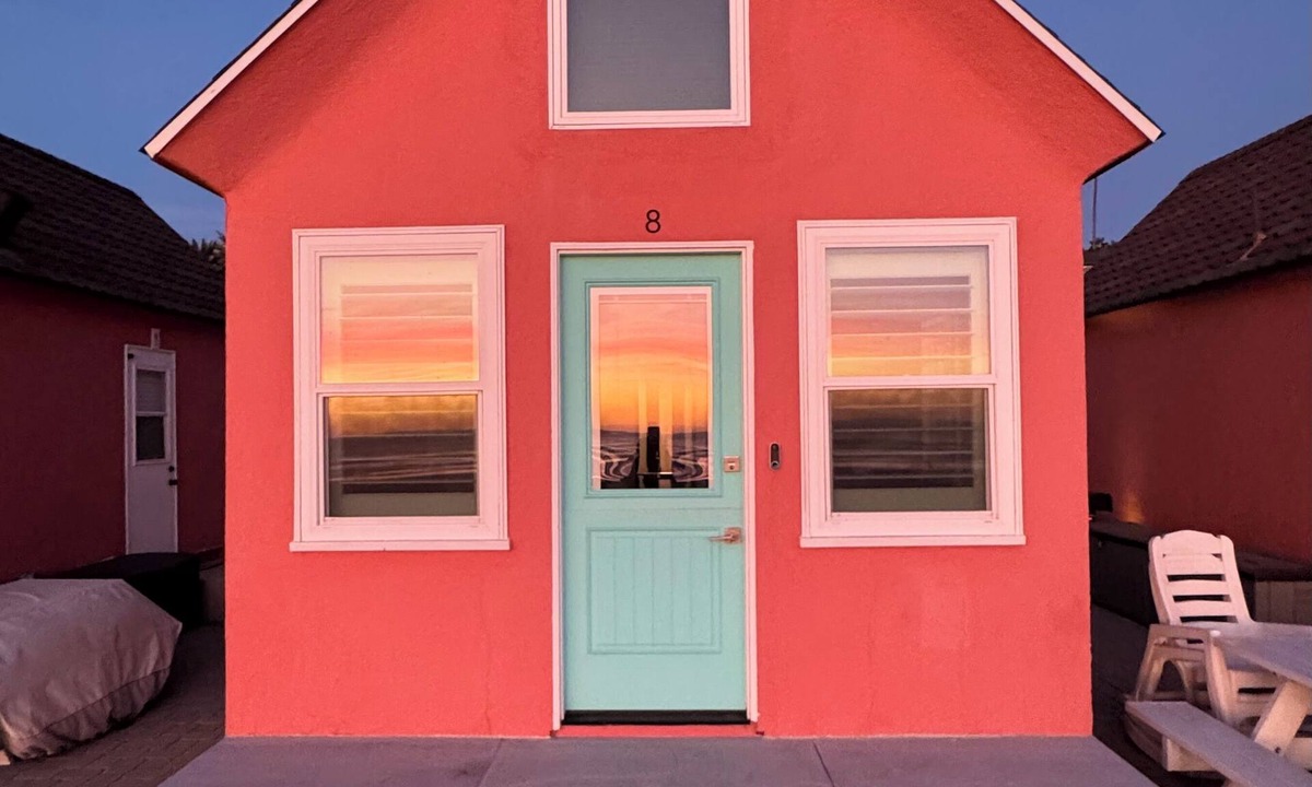 Townsite Cottage | Oside Beach Cottage - Stay on the Sand in Oceanside, CA