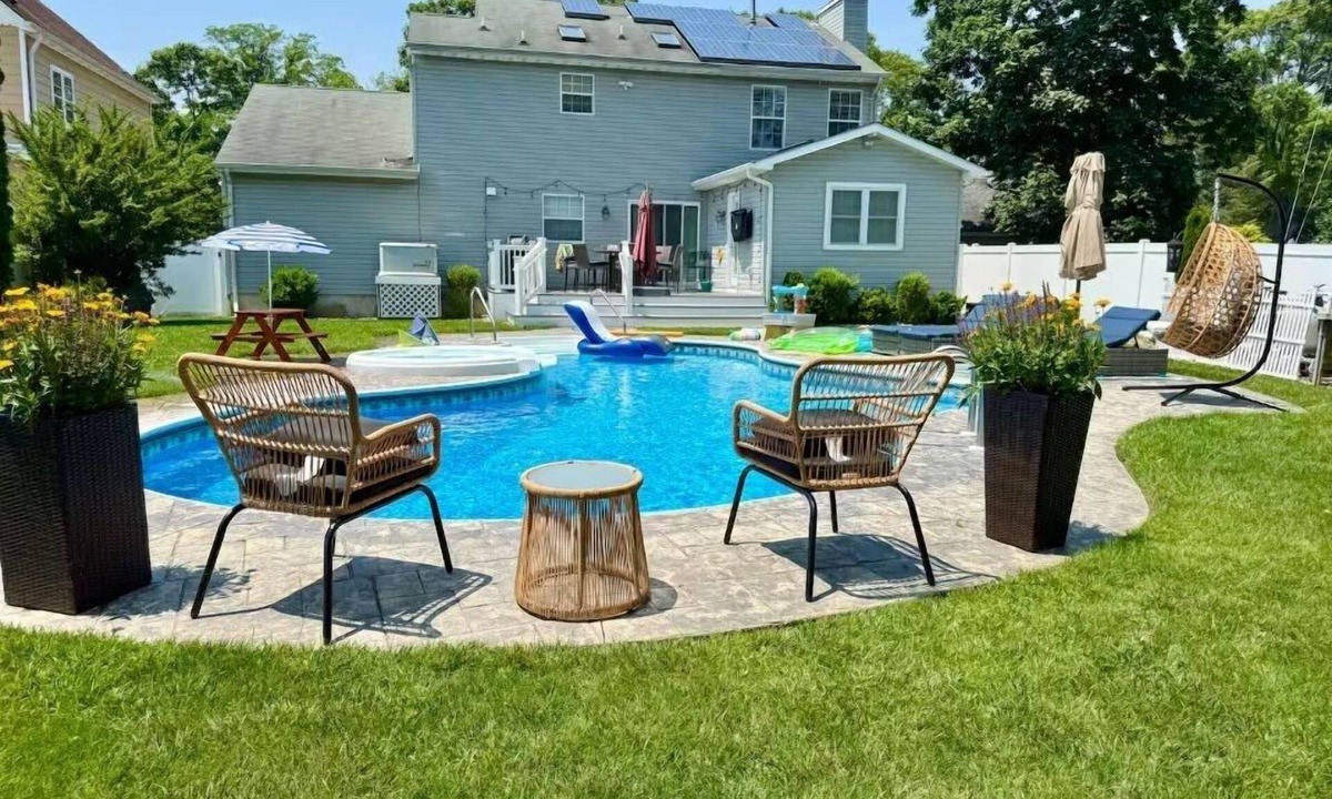 Point Pleasant Beach House | OSP202 | 4 BR 3.5 bath sleeps up to 10, outdoor oasis POOL, linens included!