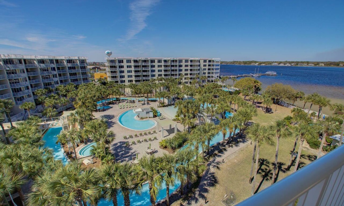 Fort Walton Beach Condo | Osprey PH-06 ~ End Unit 3BR Penthouse ~ Private Rooftop Hot Tub & BBQ