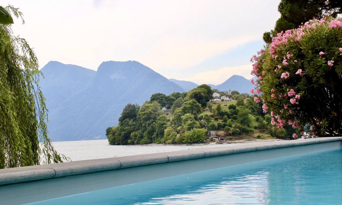 Ossuccio Villa | Ossuccio Villa Darsena private lakeside villa with pool by Italian Apartments.