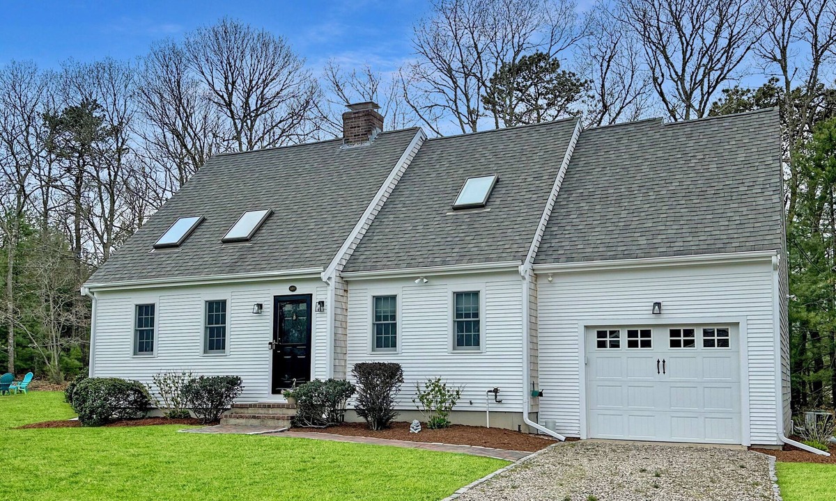 Osterville House | Osterville, Private Yard, Close to Osterville Village, Sleeps 8