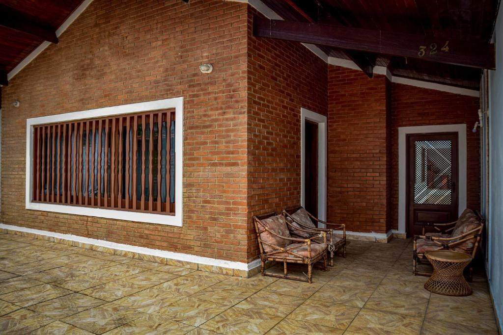 Balneario Arpoador House | Otima casa com Wi-Fi a 350m da Praia de Peruibe SP