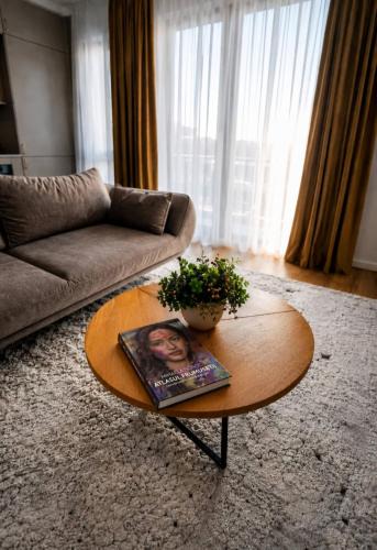 Tunari Apartment | Otopeni Transit Stay-Free Parking- Self Check-in