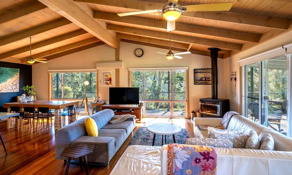 Johanna House | Otway Valley Lodge - Wood fired hot tub, Koalas in the garden