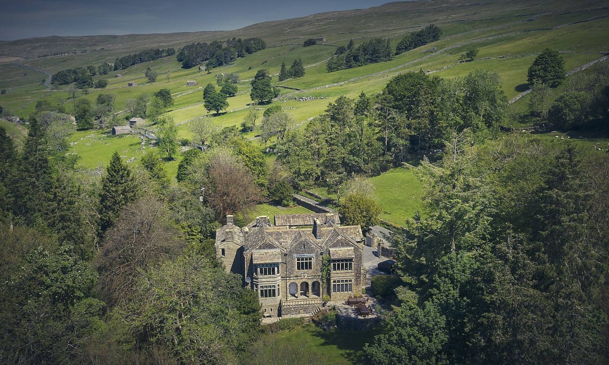 Marsett House | Oughtershaw Hall - a large propertie that sleeps 16 guests in 8 bedrooms