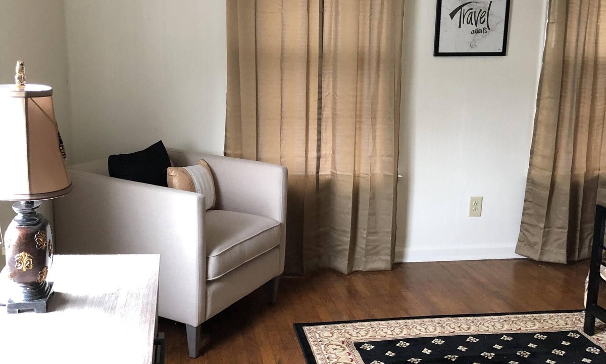 Gallipolis House | “our little checkered past” Gallipolis No cleaning fee and no Taxes all include.