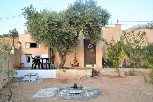 Jerash Bed & Breakfast | Our Villa's Pine Cottage - HQ Budget Stay - Wonderful horizon view of Jerash
