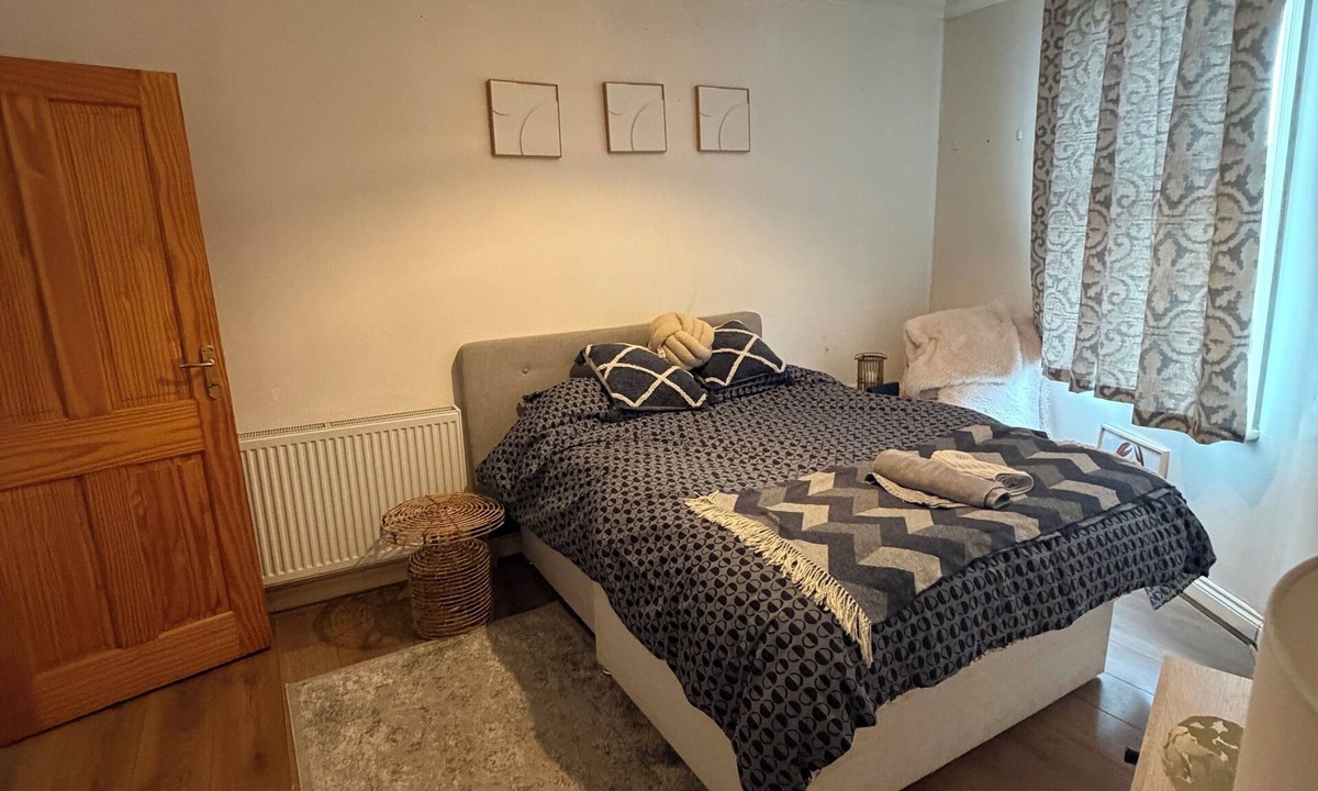 St Leonards-On-Sea Apartment | Out look central location by the sea