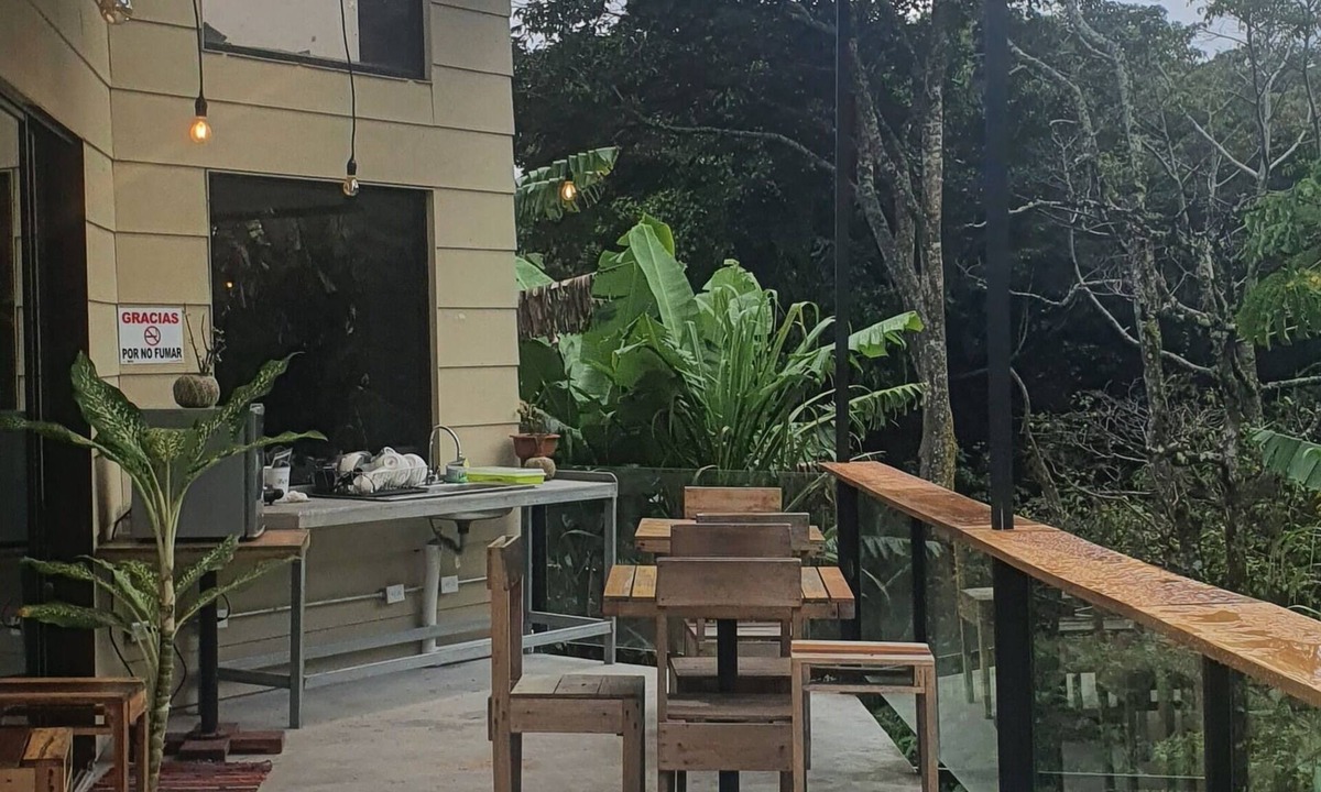 Santa Elena Hotel | OutBox Inn