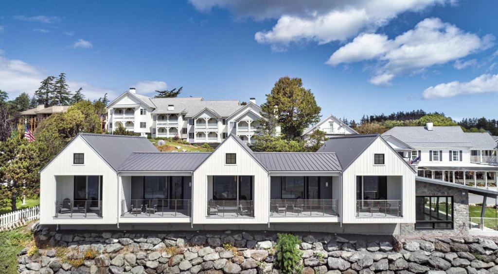 Eastsound Hotel | Outlook Inn on Orcas Island