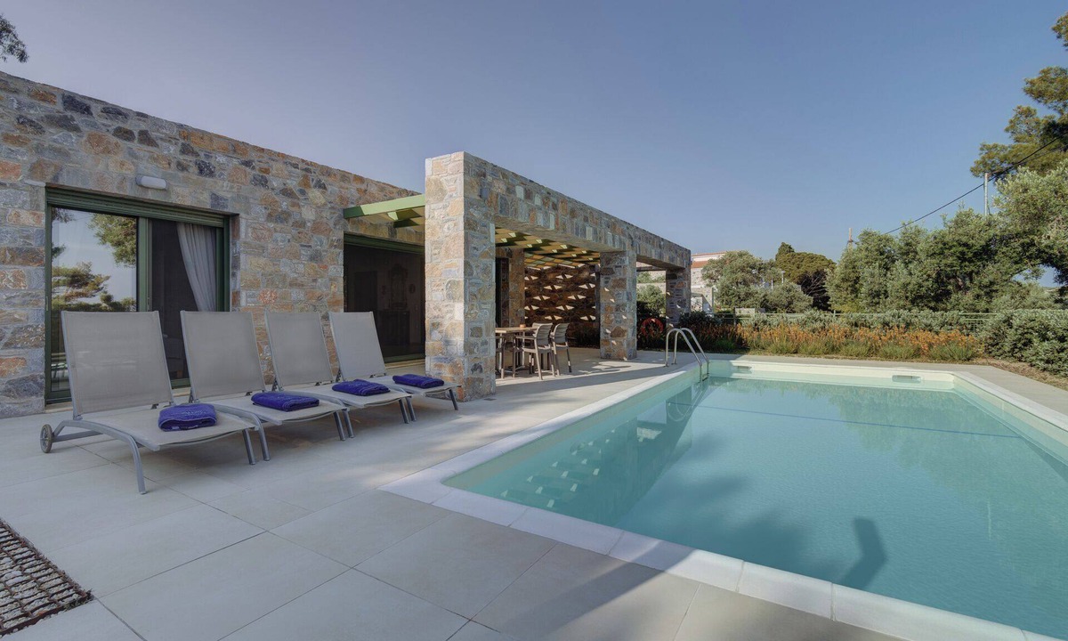 Plomari Villa | Ouzo Stone House 2, with private pool