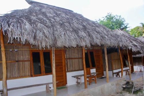 Rote Island Bed & Breakfast | Ovabaluk Surf Camp