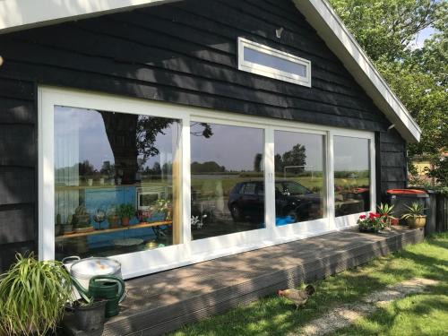Monnickendam House | Over Lake