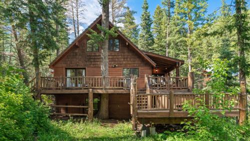 Sundance House | OVER THE RIVER AND THROUGH THE WOODS