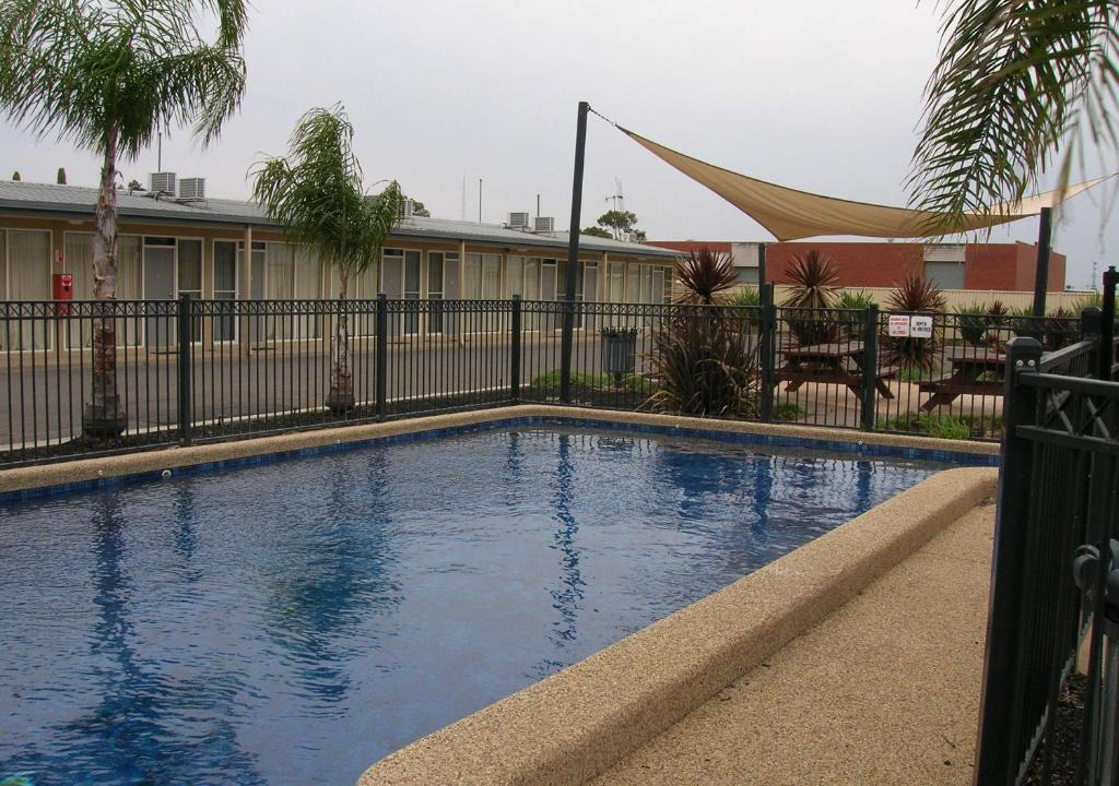 Shepparton Hotel | Overlander Hotel Motel