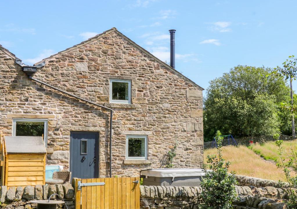 Little Hayfield House | Overlea Cowshed